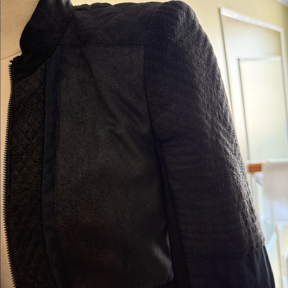 BCBGMaxAzria Black crop Jacket - Picture 3 of 5